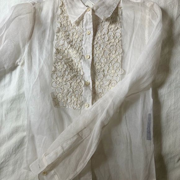 Jupe by Jackie x Comme Des Garçons White Floral Embroidered Button-Up Shirt - Picture 2 of 9